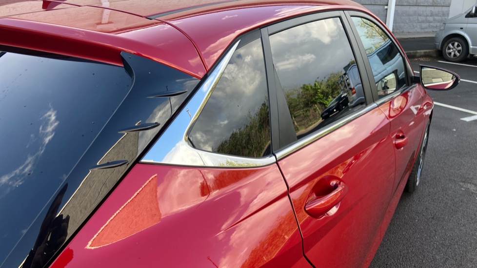 Hyundai i20 1.0T GDi 48V MHD Premium 5dr DCT Petrol Hatchback - Image 27