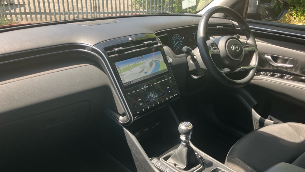 Hyundai TUCSON 1.6 TGDi Premium 5dr 2WD Petrol Estate - Image 9