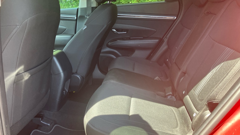 Hyundai TUCSON 1.6 TGDi Premium 5dr 2WD Petrol Estate - Image 16