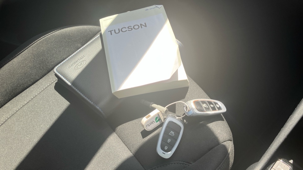 Hyundai TUCSON 1.6 TGDi Premium 5dr 2WD Petrol Estate - Image 19