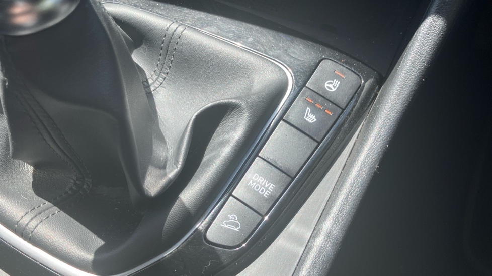 Hyundai TUCSON 1.6 TGDi Premium 5dr 2WD Petrol Estate - Image 24