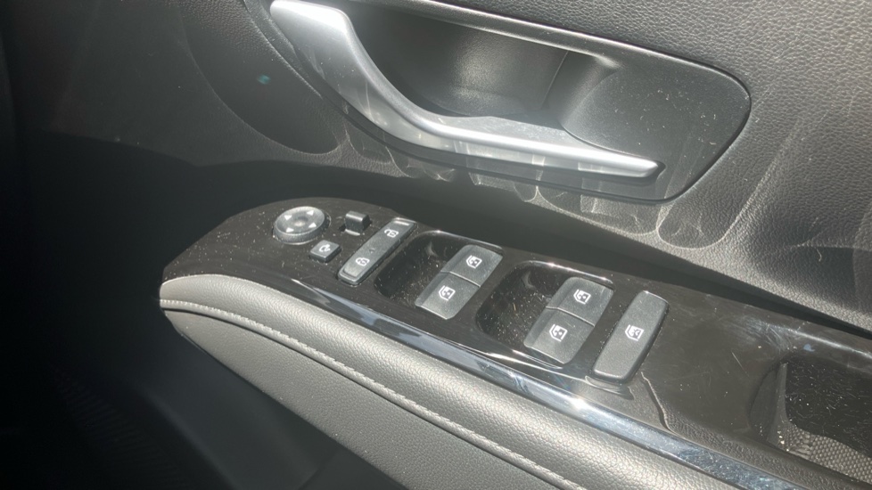 Hyundai TUCSON 1.6 TGDi Premium 5dr 2WD Petrol Estate - Image 30