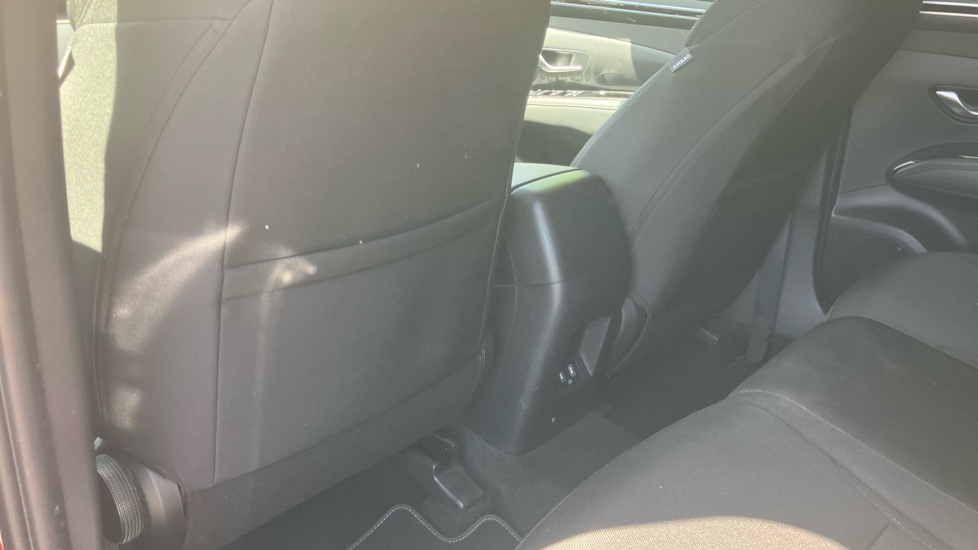 Hyundai TUCSON 1.6 TGDi Premium 5dr 2WD Petrol Estate - Image 40