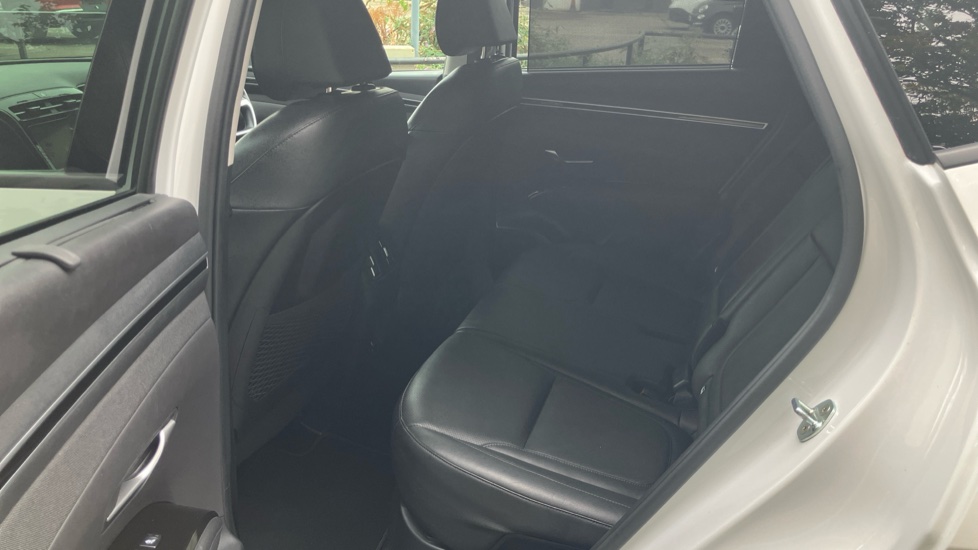 Hyundai TUCSON 1.6 TGDi Hybrid 230 Ultimate 5dr 2WD Auto Hybrid Estate - Image 16