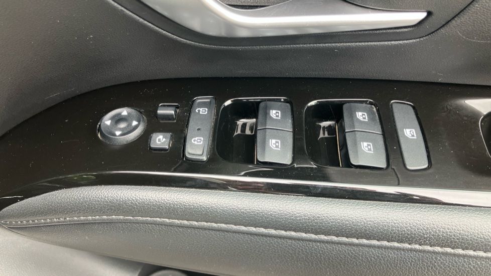 Hyundai TUCSON 1.6 TGDi Hybrid 230 Ultimate 5dr 2WD Auto Hybrid Estate - Image 39
