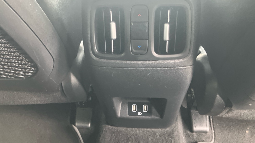 Hyundai TUCSON 1.6 TGDi Hybrid 230 Ultimate 5dr 2WD Auto Hybrid Estate - Image 46