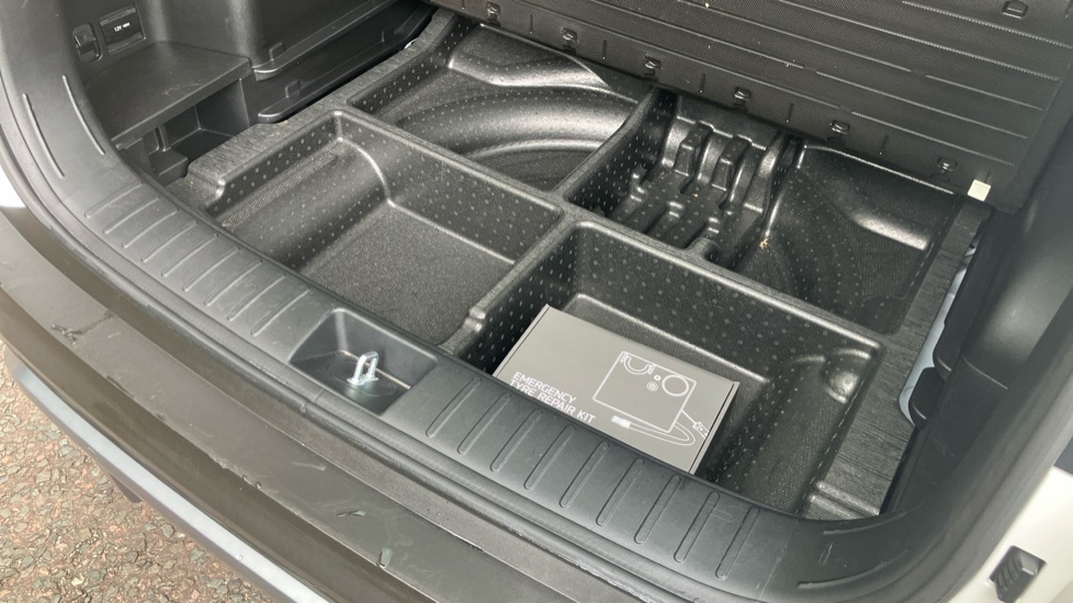 Hyundai TUCSON 1.6 TGDi Hybrid 230 Ultimate 5dr 2WD Auto Hybrid Estate - Image 49
