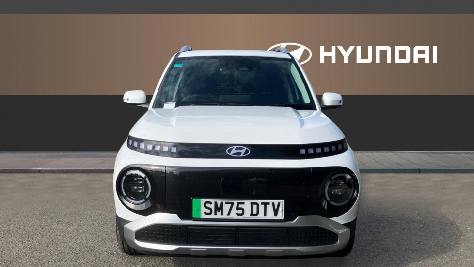 Hyundai INSTER 85kW 02 49kWh 5dr Auto Electric Hatchback - Image 3