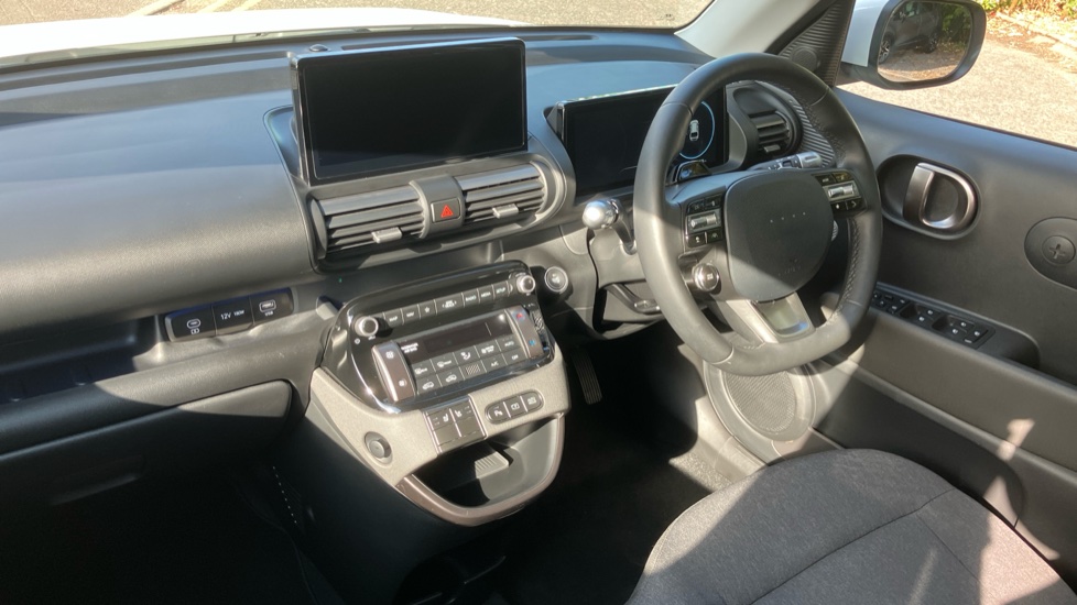 Hyundai INSTER 85kW 02 49kWh 5dr Auto Electric Hatchback - Image 9