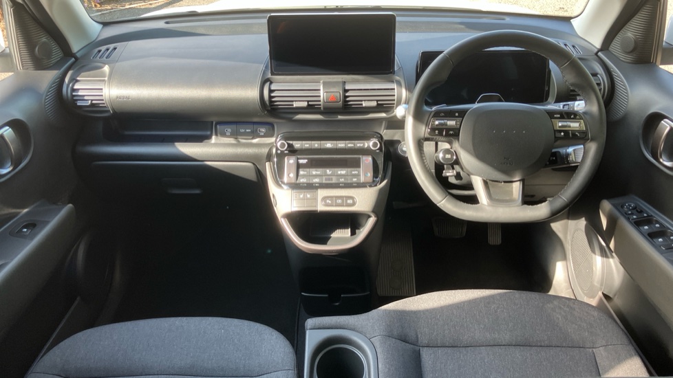 Hyundai INSTER 85kW 02 49kWh 5dr Auto Electric Hatchback - Image 10