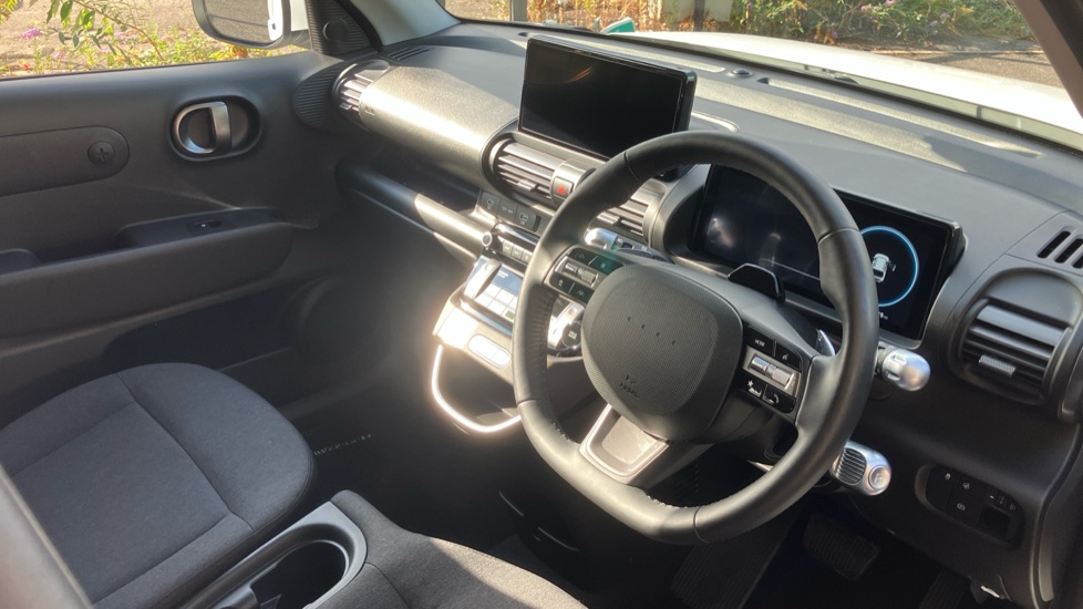 Hyundai INSTER 85kW 02 49kWh 5dr Auto Electric Hatchback - Image 11