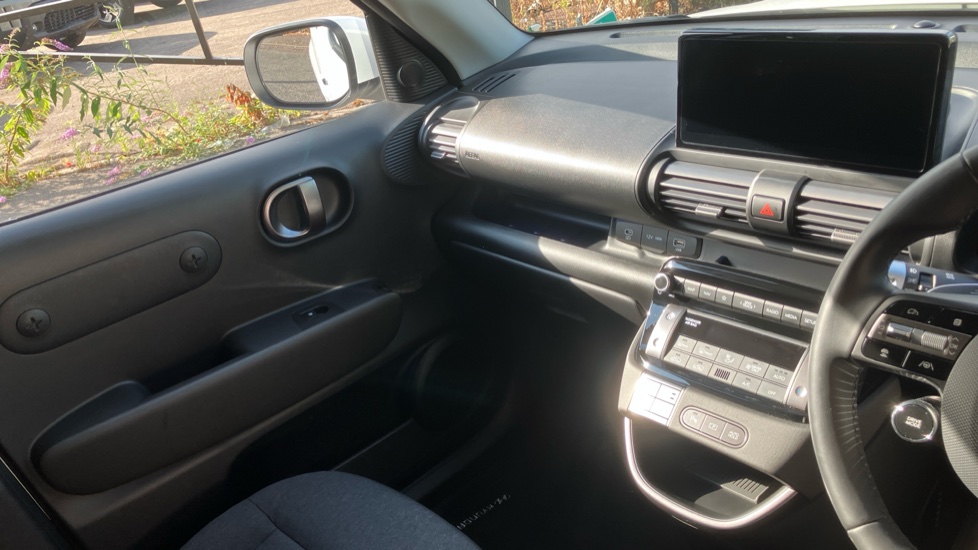 Hyundai INSTER 85kW 02 49kWh 5dr Auto Electric Hatchback - Image 14