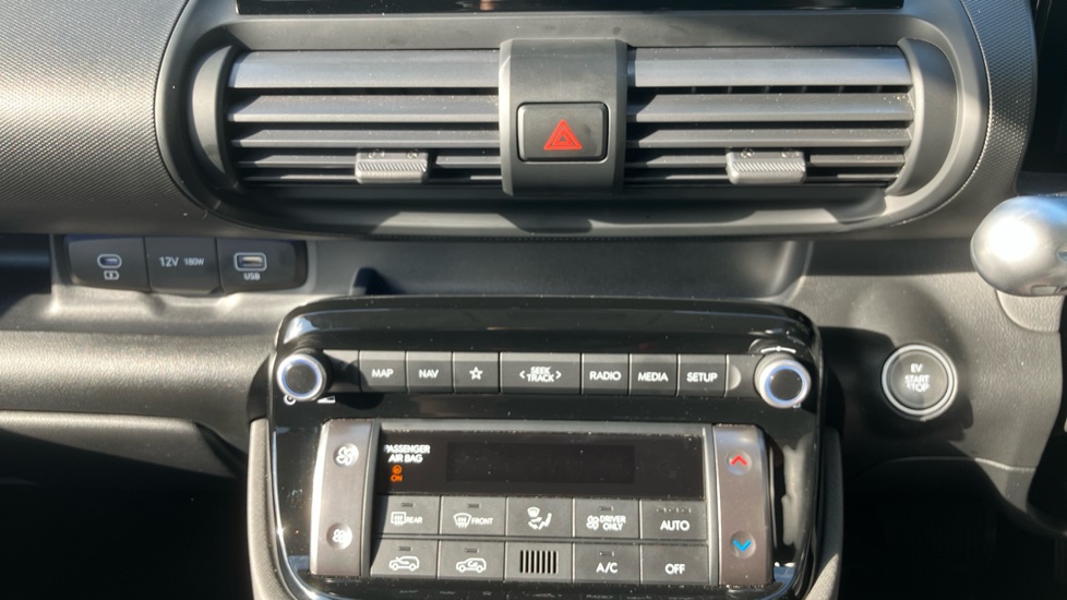 Hyundai INSTER 85kW 02 49kWh 5dr Auto Electric Hatchback - Image 30