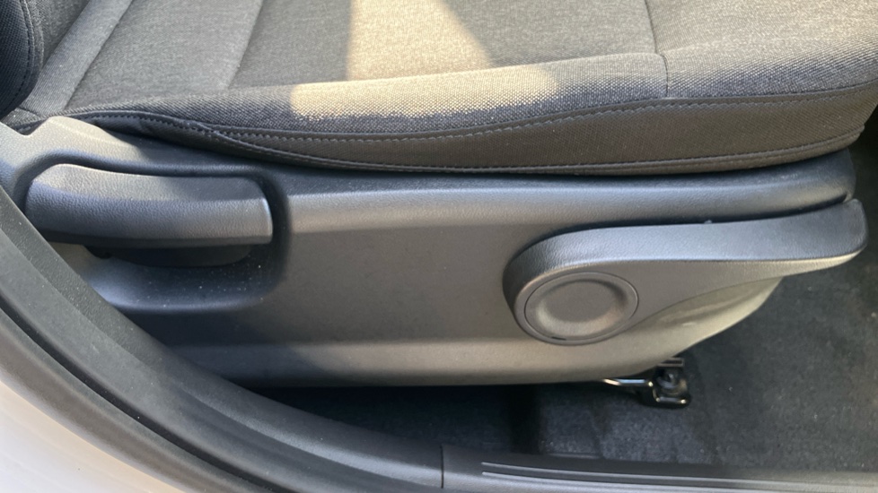 Hyundai INSTER 85kW 02 49kWh 5dr Auto Electric Hatchback - Image 41
