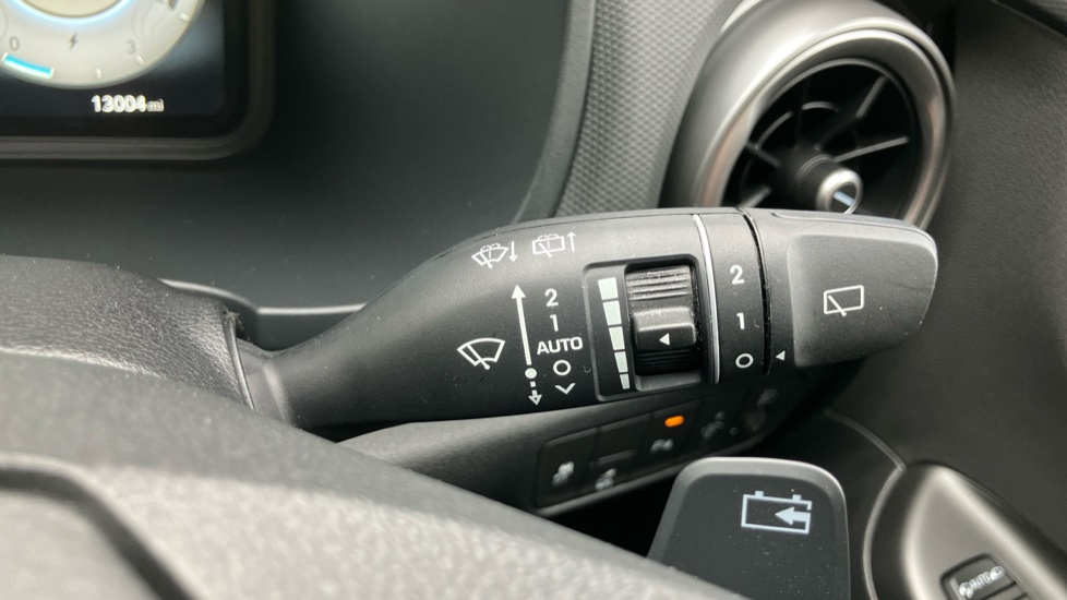 Hyundai KONA 100kW Premium 39kWh 5dr Auto Electric Hatchback - Image 28