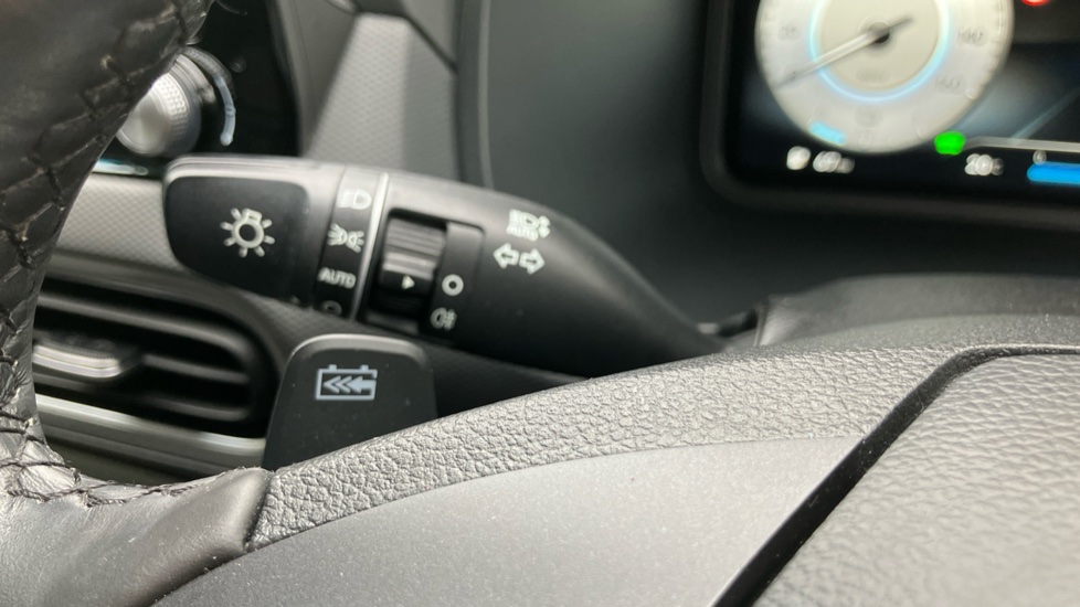 Hyundai KONA 100kW Premium 39kWh 5dr Auto Electric Hatchback - Image 30