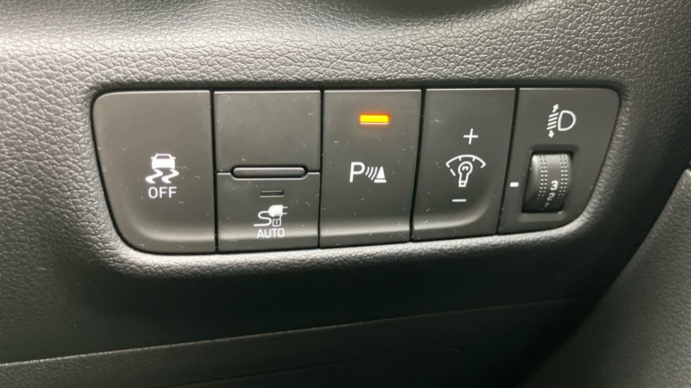 Hyundai KONA 100kW Premium 39kWh 5dr Auto Electric Hatchback - Image 31