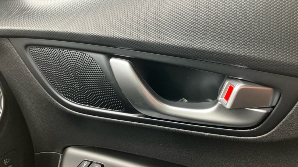 Hyundai KONA 100kW Premium 39kWh 5dr Auto Electric Hatchback - Image 36
