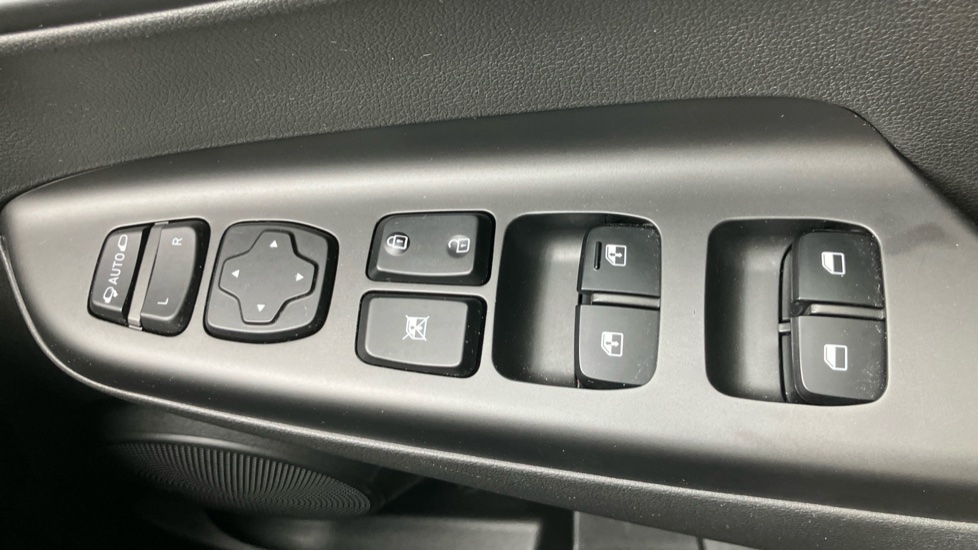 Hyundai KONA 100kW Premium 39kWh 5dr Auto Electric Hatchback - Image 37