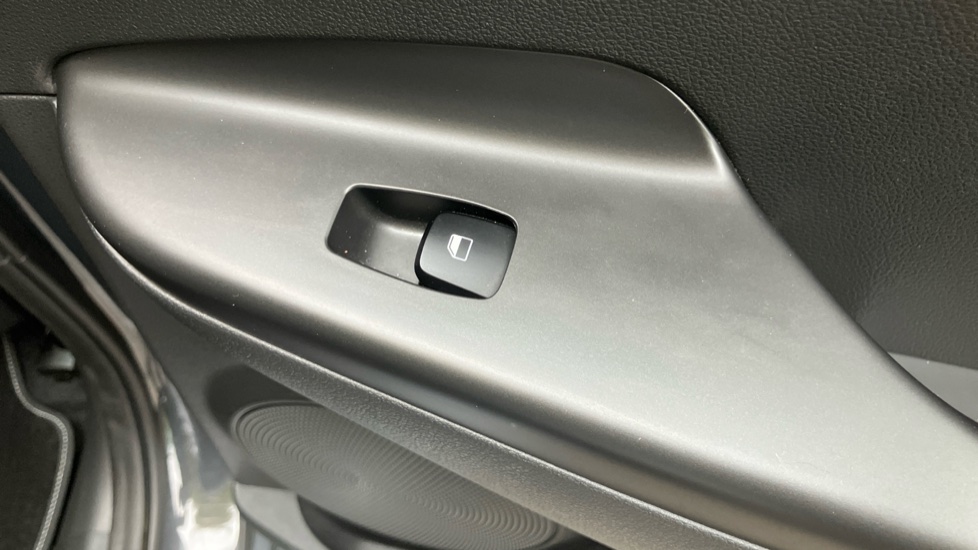 Hyundai KONA 100kW Premium 39kWh 5dr Auto Electric Hatchback - Image 40