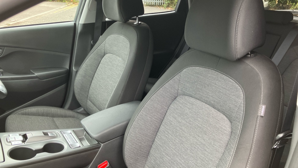 Hyundai KONA 100kW Premium 39kWh 5dr Auto Electric Hatchback - Image 47