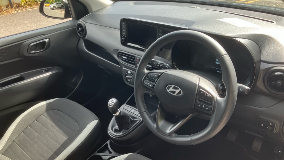 Hyundai i10 1.0 [63] Advance 5dr [Nav] Petrol Hatchback - Image 11