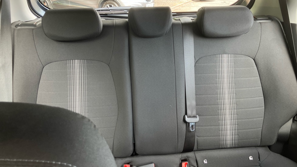 Hyundai i10 1.0 [63] Advance 5dr [Nav] Petrol Hatchback - Image 15