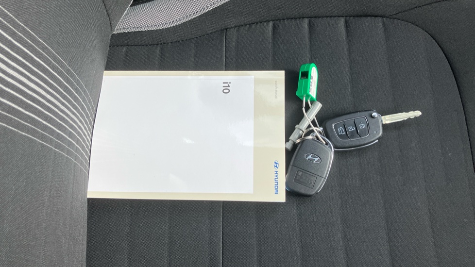 Hyundai i10 1.0 [63] Advance 5dr [Nav] Petrol Hatchback - Image 19