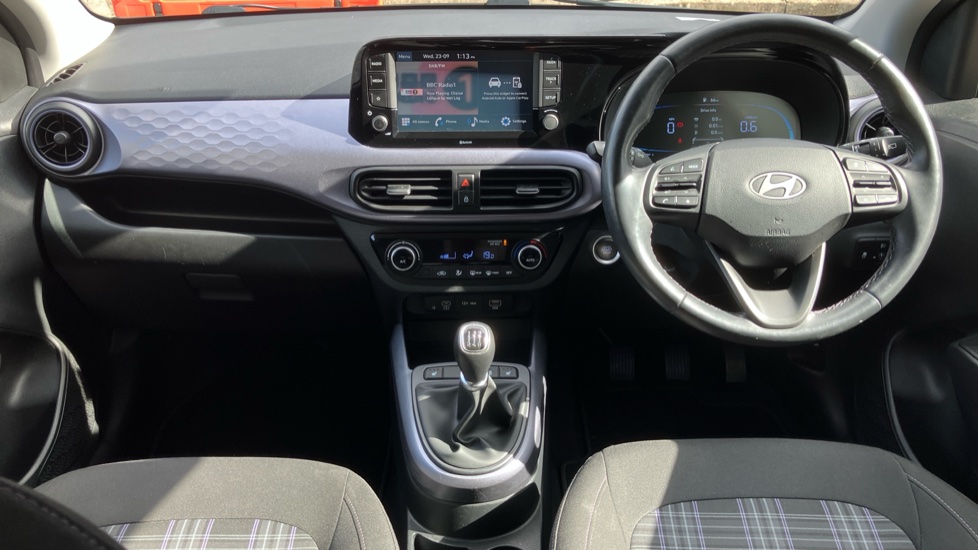 Hyundai i10 1.2 MPi Premium 5dr Petrol Hatchback - Image 10