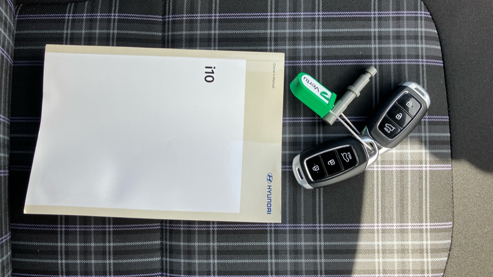 Hyundai i10 1.2 MPi Premium 5dr Petrol Hatchback - Image 19