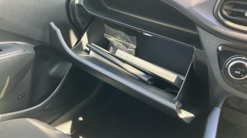 Hyundai i10 1.2 MPi Premium 5dr Petrol Hatchback - Image 32