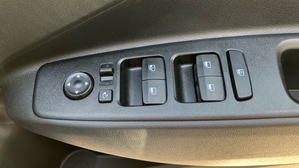Hyundai i10 1.2 MPi Premium 5dr Petrol Hatchback - Image 36