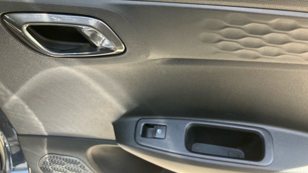Hyundai i10 1.2 MPi Premium 5dr Petrol Hatchback - Image 40