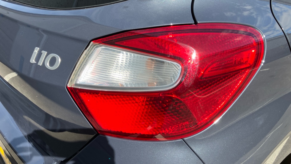 Hyundai i10 1.2 MPi Premium 5dr Petrol Hatchback - Image 52