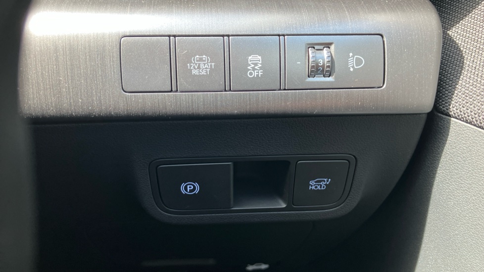 Hyundai KONA 1.6 Hybrid 138 Ultimate 5dr DCT Hybrid Hatchback - Image 27