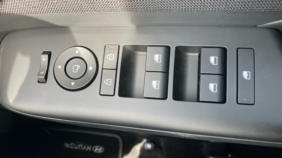 Hyundai KONA 1.6 Hybrid 138 Ultimate 5dr DCT Hybrid Hatchback - Image 37