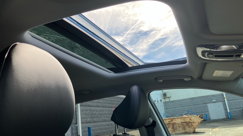 Hyundai KONA 1.6 Hybrid 138 Ultimate 5dr DCT Hybrid Hatchback - Image 42