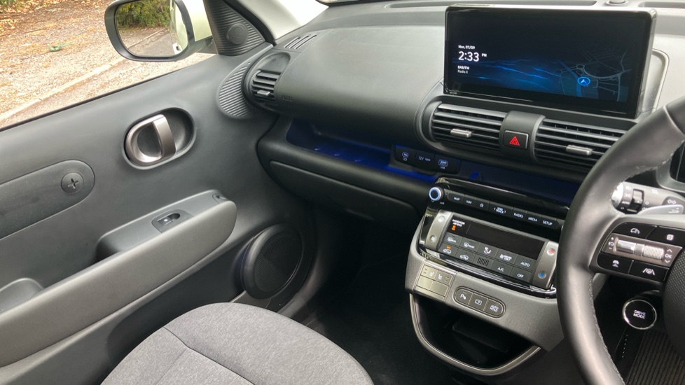 Hyundai INSTER 85kW 02 49kWh 5dr Auto Electric Hatchback - Image 14