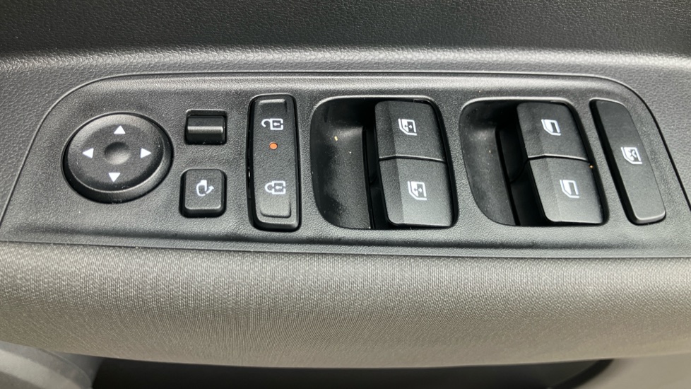 Hyundai INSTER 85kW 02 49kWh 5dr Auto Electric Hatchback - Image 35