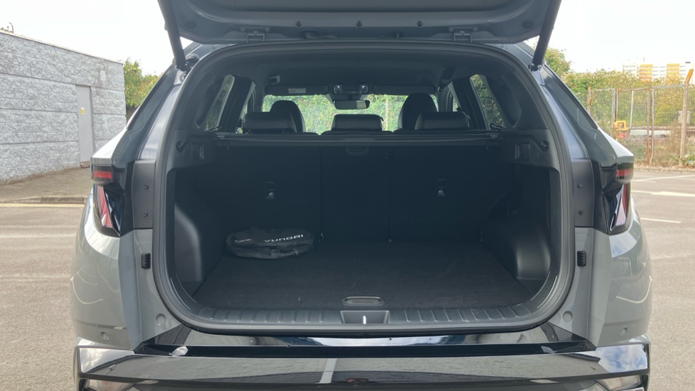 Hyundai TUCSON 1.6T Plug-in Hybrid N Line 5dr Auto Estate - Image 4