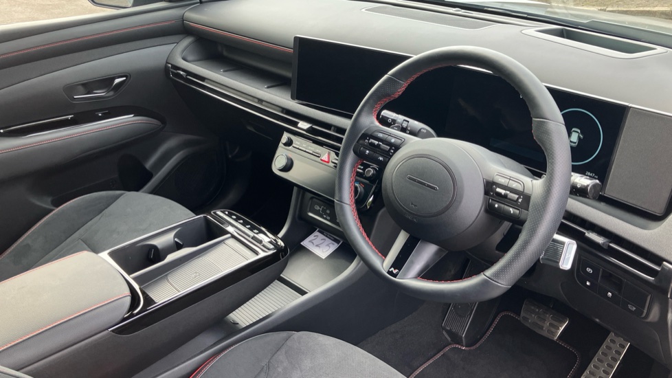Hyundai TUCSON 1.6T Plug-in Hybrid N Line 5dr Auto Estate - Image 11