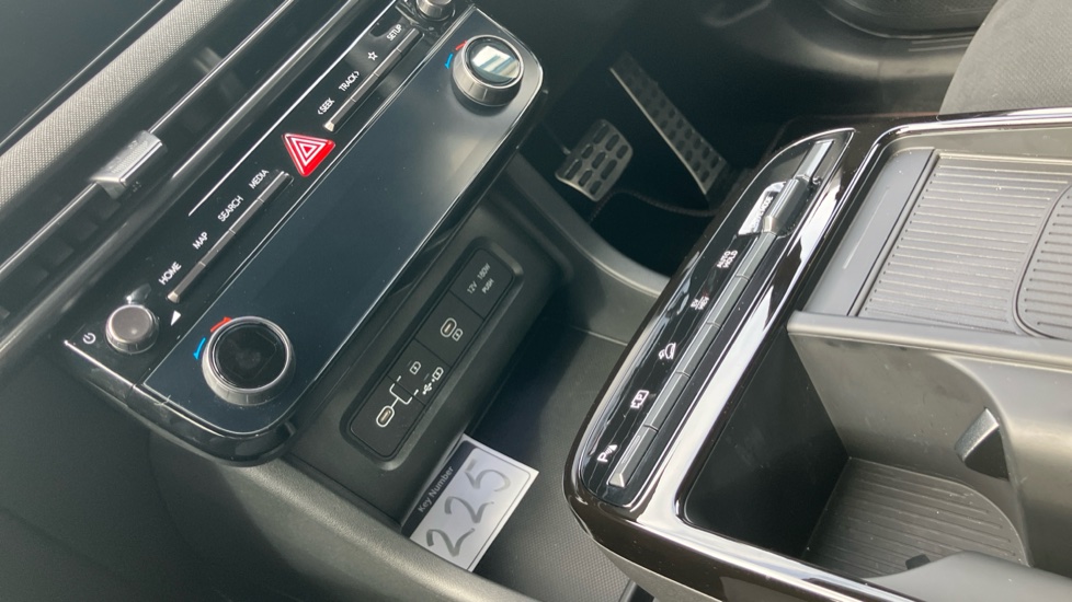 Hyundai TUCSON 1.6T Plug-in Hybrid N Line 5dr Auto Estate - Image 13