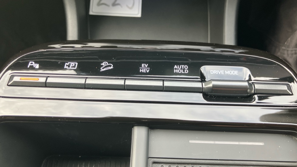 Hyundai TUCSON 1.6T Plug-in Hybrid N Line 5dr Auto Estate - Image 30