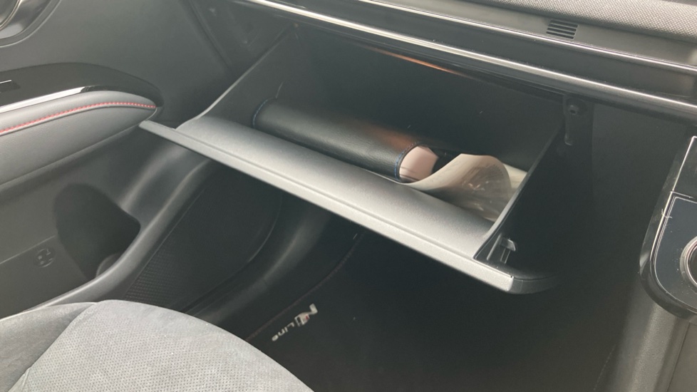 Hyundai TUCSON 1.6T Plug-in Hybrid N Line 5dr Auto Estate - Image 32