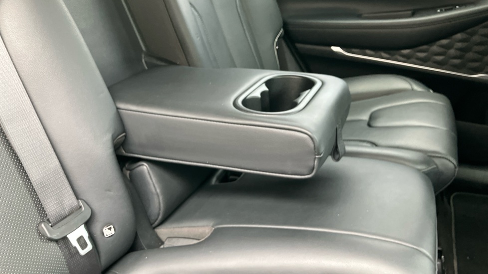 Hyundai SANTA FE 2.2 CRDi Premium 5dr 4WD Auto Diesel Estate - Image 53