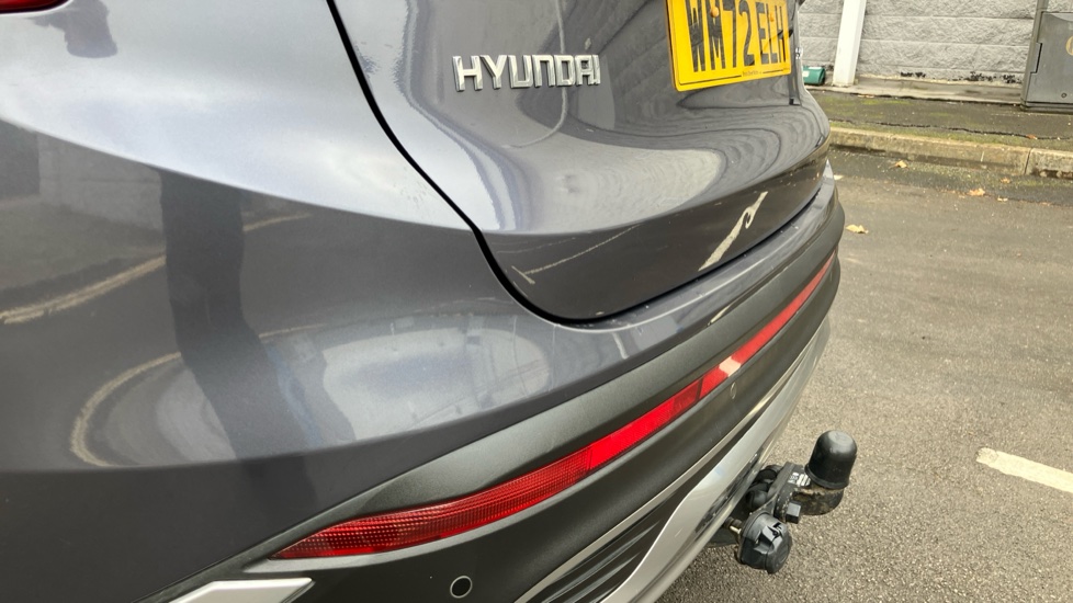 Hyundai SANTA FE 2.2 CRDi Premium 5dr 4WD Auto Diesel Estate - Image 63