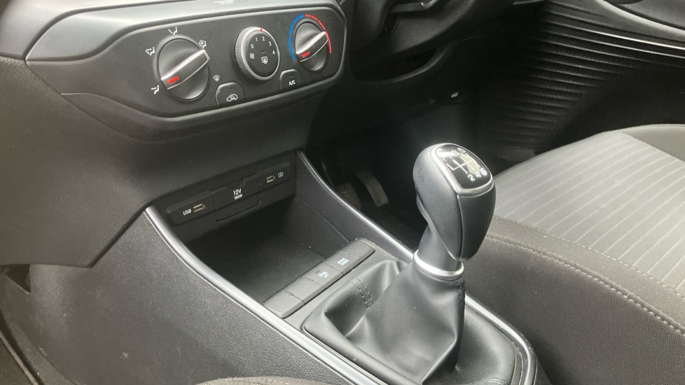 Hyundai i20 1.0T GDi 48V MHD SE Connect 5dr Petrol Hatchback - Image 13