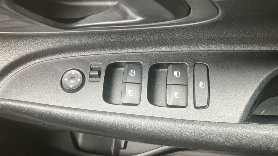 Hyundai i20 1.0T GDi 48V MHD SE Connect 5dr Petrol Hatchback - Image 24