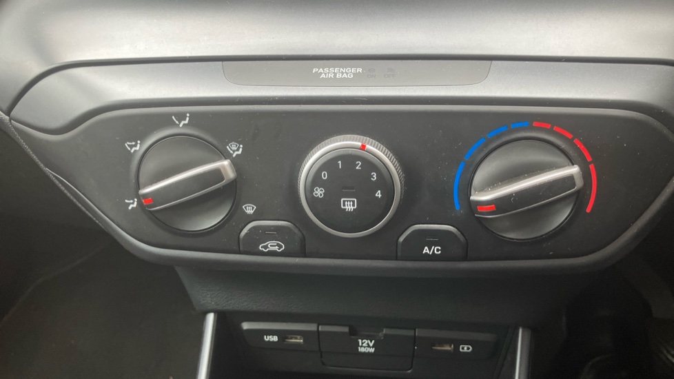 Hyundai i20 1.0T GDi 48V MHD SE Connect 5dr Petrol Hatchback - Image 25