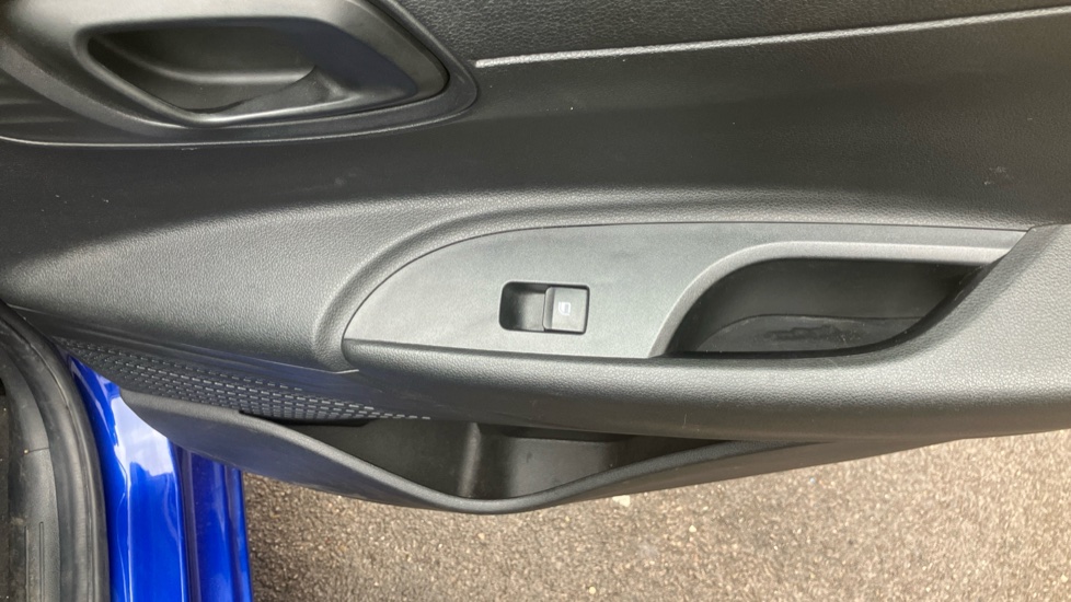 Hyundai i20 1.0T GDi 48V MHD SE Connect 5dr Petrol Hatchback - Image 27